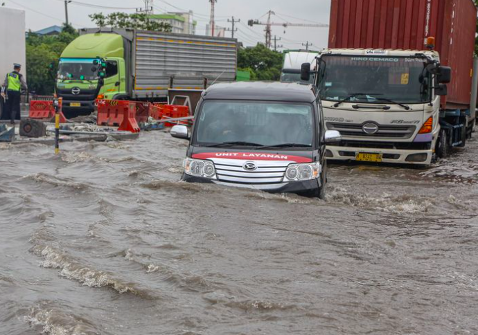 Begini Caranya Merawat Mobil Usai Menerjang Banjir, Jangan Sampai Keliru