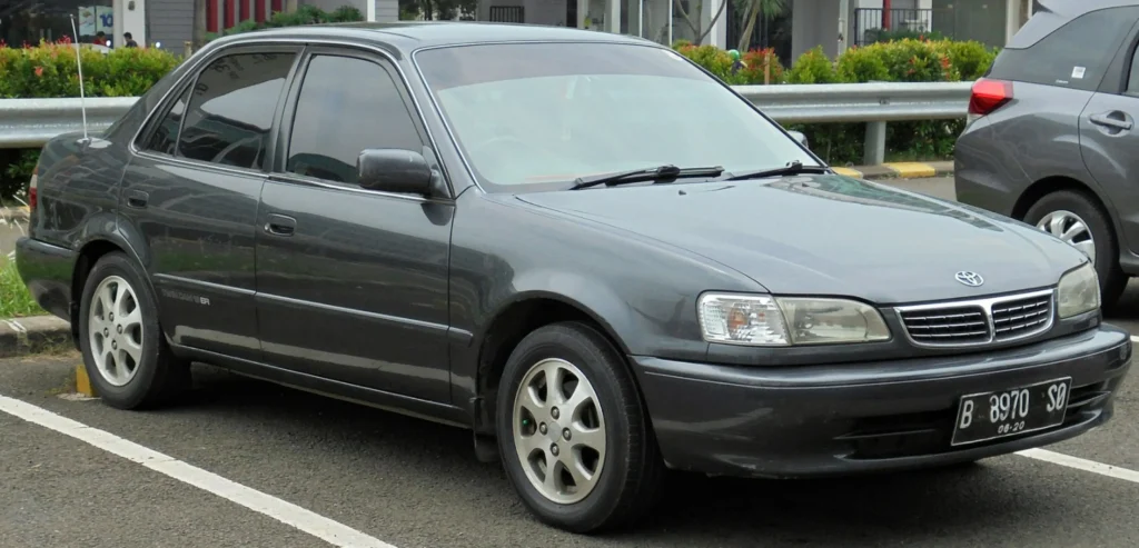 Toyota All New Corolla yang eksis di tahun 1996-1998 menjadi salah satu yang juga irit BBM